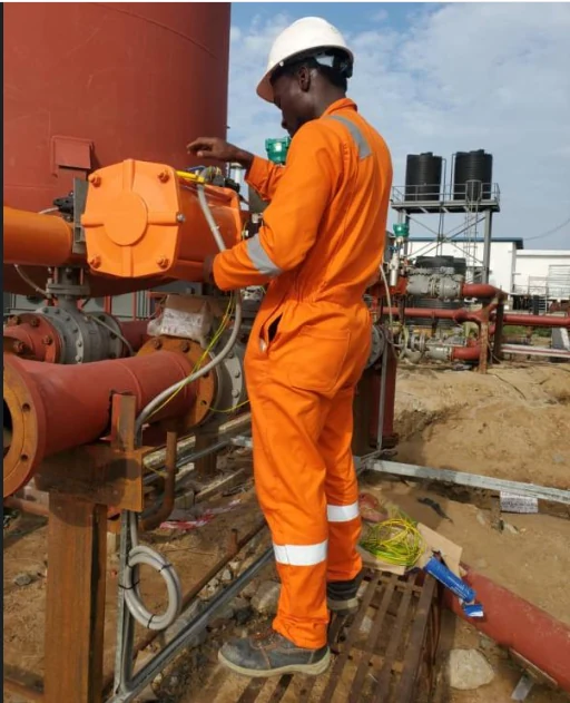 Field instrumentation work in an oil and gas facility